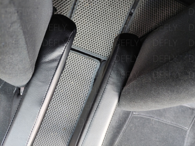 Чехлы на подлокотники переднего ряда Toyota Wish (XE20), 2009-2017, экокожа черная, 2 шт