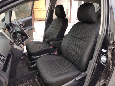 Чехлы на сиденья Toyota Wish (XE20), 2009-2017, 5 мест, экокожа премиум черная/ромб перфорация