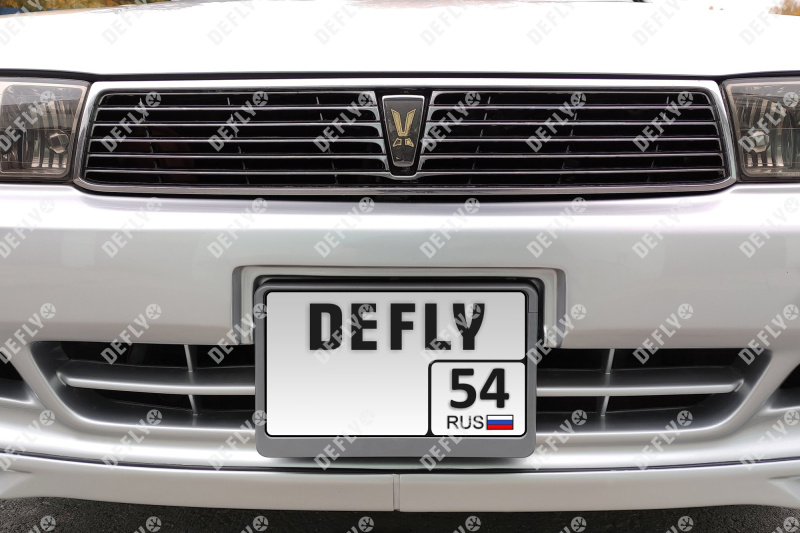 Рамка для номера автомобиля квадратная с защелкой, пластиковая, серая 