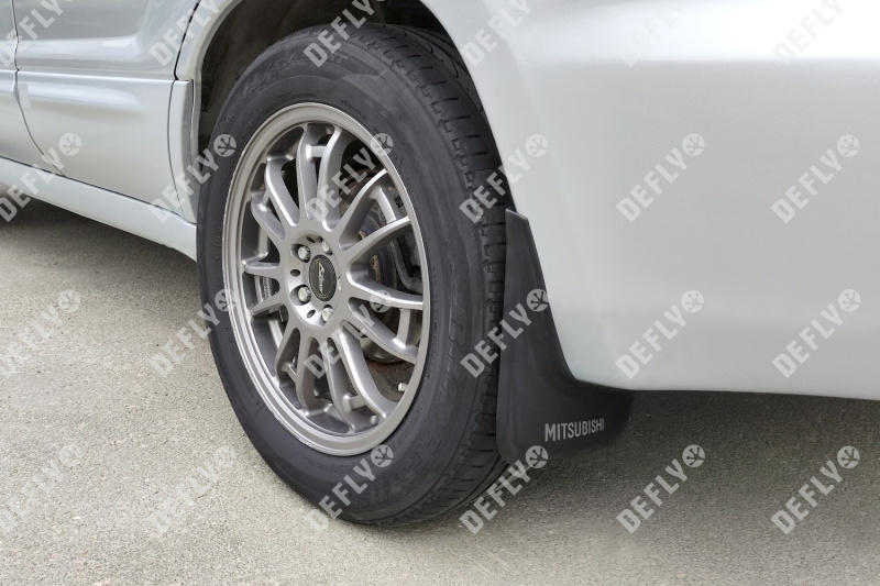 Брызговики универсальные Mitsubishi черные