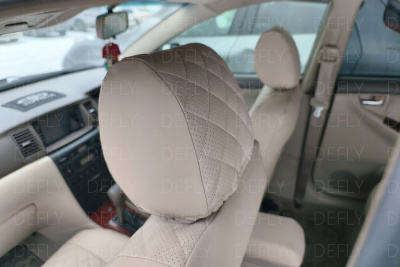 Чехлы на сиденья Toyota Corolla (E120), 2000-2006, седан, правый руль, экокожа бежевая/ромб перфорация 