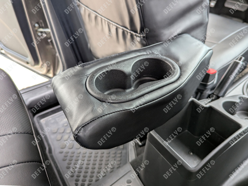 Чехлы на сиденья Лада Нива Тревел, 2020-н.в., экокожа черная