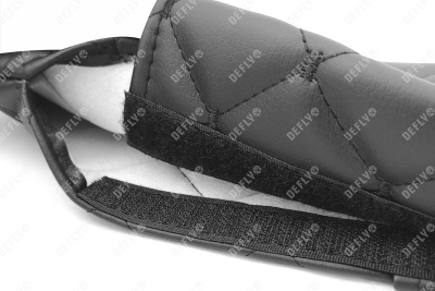 Чехлы на солнцезащитные козырьки Lada Niva 4x4, с 2019г., экокожа черная, комплект 2 шт.